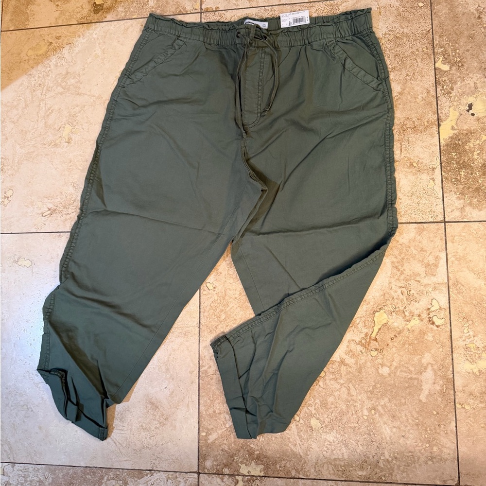 Sonoma Women's Green Capris